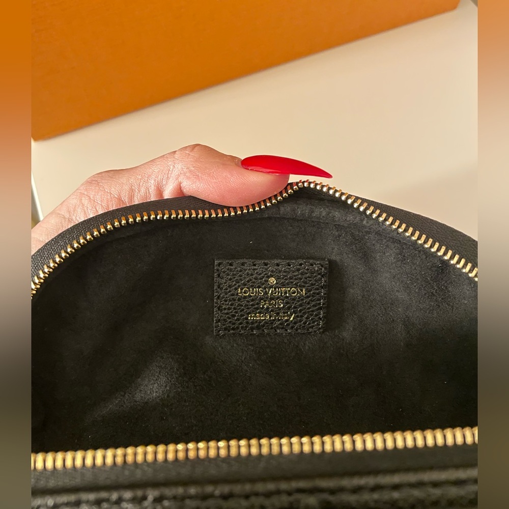 Louis Vuitton Mini Bumbag - Picture 3 of 14